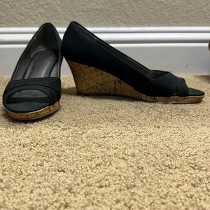 Lifestride black wedges